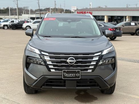 Certified 2026 Nissan Rogue SV w/ SV Premium Package image 4