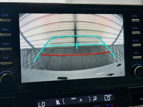 Used 2024 Toyota Sienna XLE w/ XLE Plus Package FWD image 16