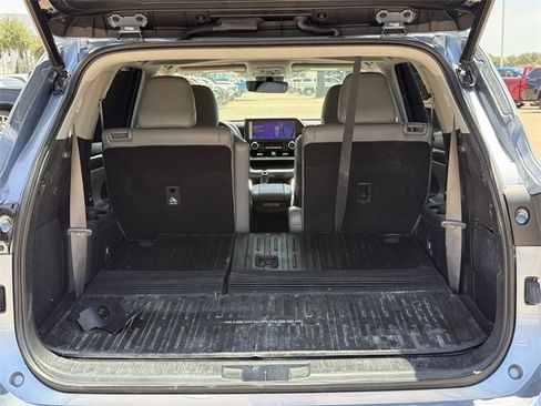 Used 2023 Toyota Highlander Limited image 34