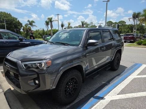 Used 2022 Toyota 4Runner SR5 Premium w/ Moonroof Package RWD image 2