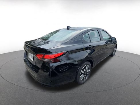 Used 2025 Nissan Versa SV image 7