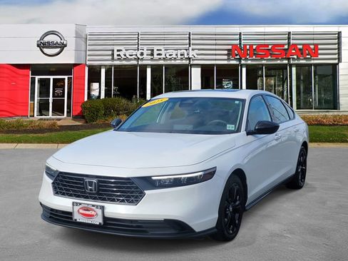Used 2025 Honda Accord SE image 4