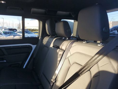 Used 2026 Land Rover Defender 110 X-Dynamic SE AWD/4WD image 26