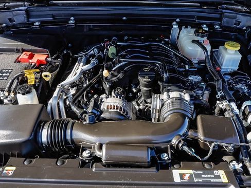 Used 2023 Jeep Gladiator Sport AWD/4WD image 32