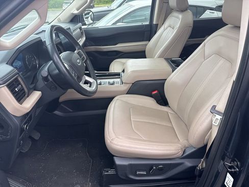 Used 2024 Ford Expedition Max Limited image 8