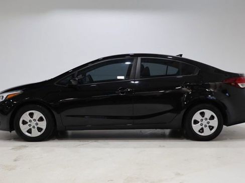 Used 2017 Kia Forte LX w/ LX Popular Package FWD image 4