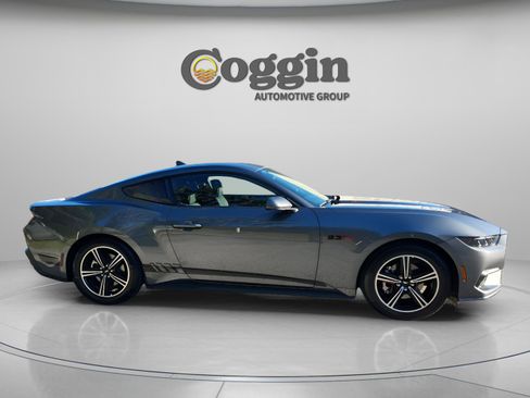 Certified 2025 Ford Mustang Coupe image 6