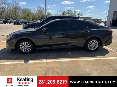 Used 2026 Toyota Camry LE w/ Convenience Package FWD image 4
