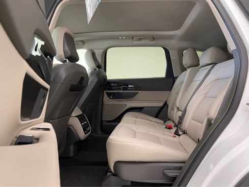 Used 2024 Lincoln Nautilus Premier w/ Equipment Group 102A image 17