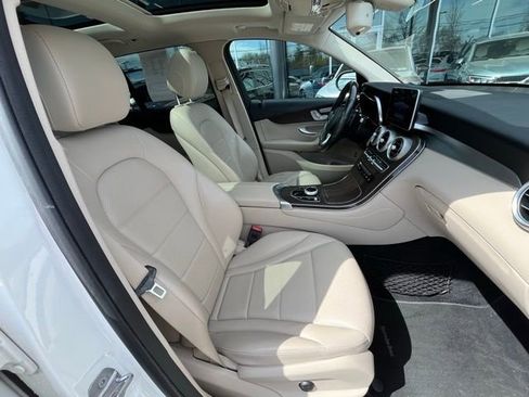Used 2019 Mercedes-Benz GLC 300 4MATIC image 10
