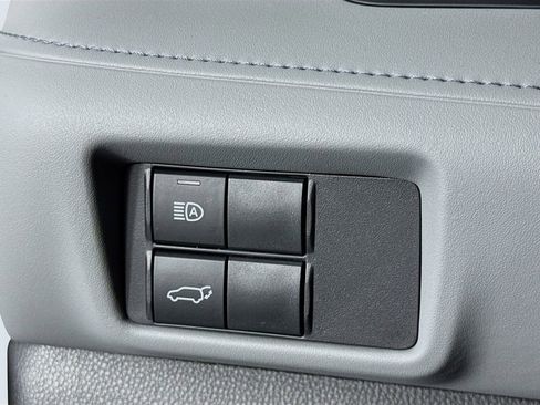 Used 2023 Toyota Highlander LE image 14