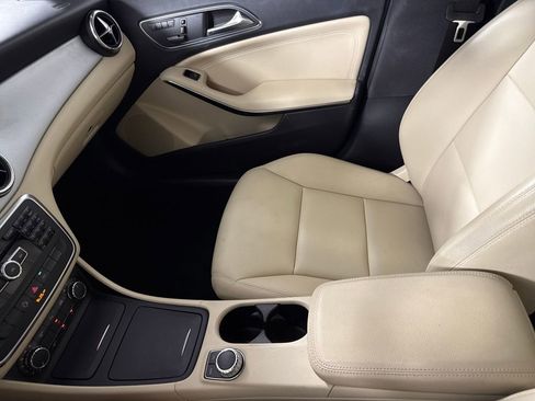 Used 2014 Mercedes-Benz CLA 250 image 15