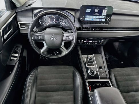 Used 2023 Mitsubishi Outlander SE FWD image 17
