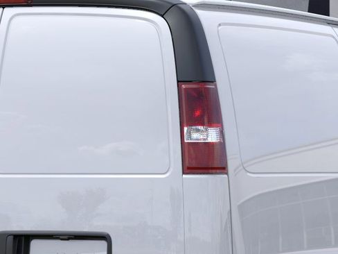 New 2026 GMC Savana 2500 image 12