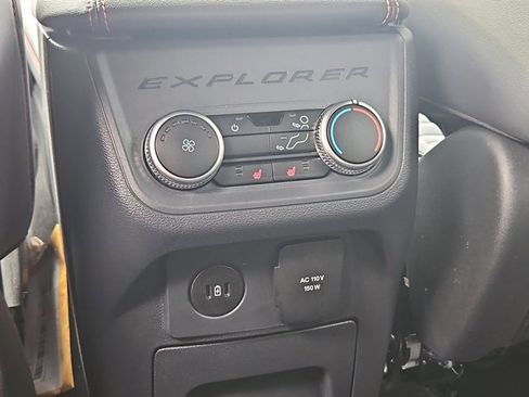 Used 2025 Ford Explorer ST-Line w/ Premium Package image 14