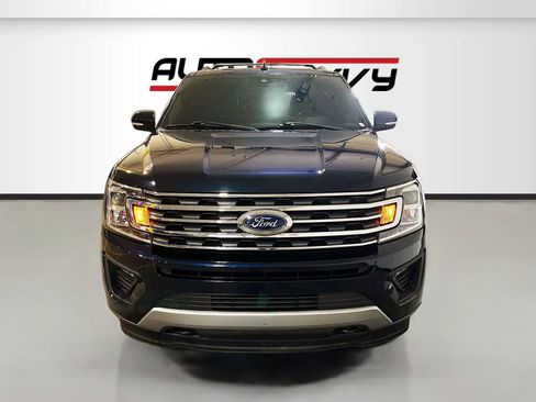 Used 2021 Ford Expedition XLT image 2
