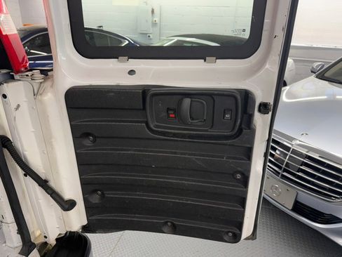 Used 2018 Chevrolet Express 2500 w/ Driver Convenience Package RWD image 29