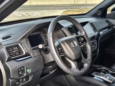 Certified 2022 Honda Pilot Black Edition image 15