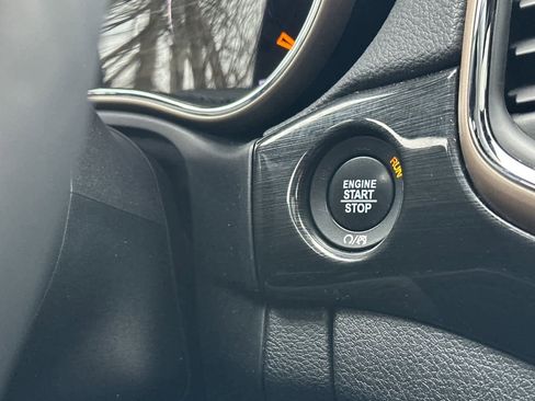 Used 2016 Jeep Grand Cherokee Laredo 75th Anniversary image 22