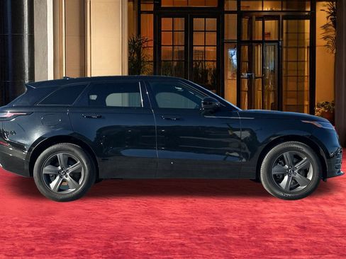 Used 2025 Land Rover Range Rover Velar Dynamic SE image 9