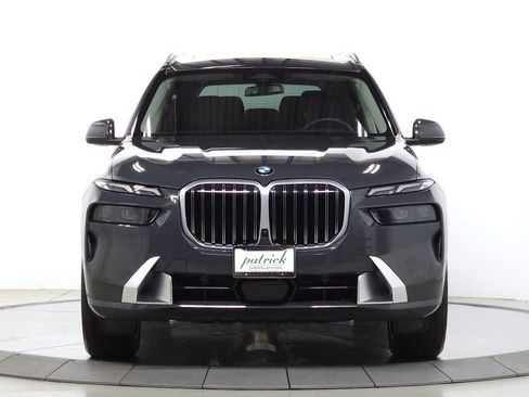 Used 2026 BMW X7 xDrive40i w/ Premium Package AWD/4WD image 2