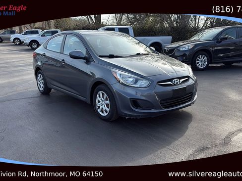 Used 2012 Hyundai Accent GLS image 7