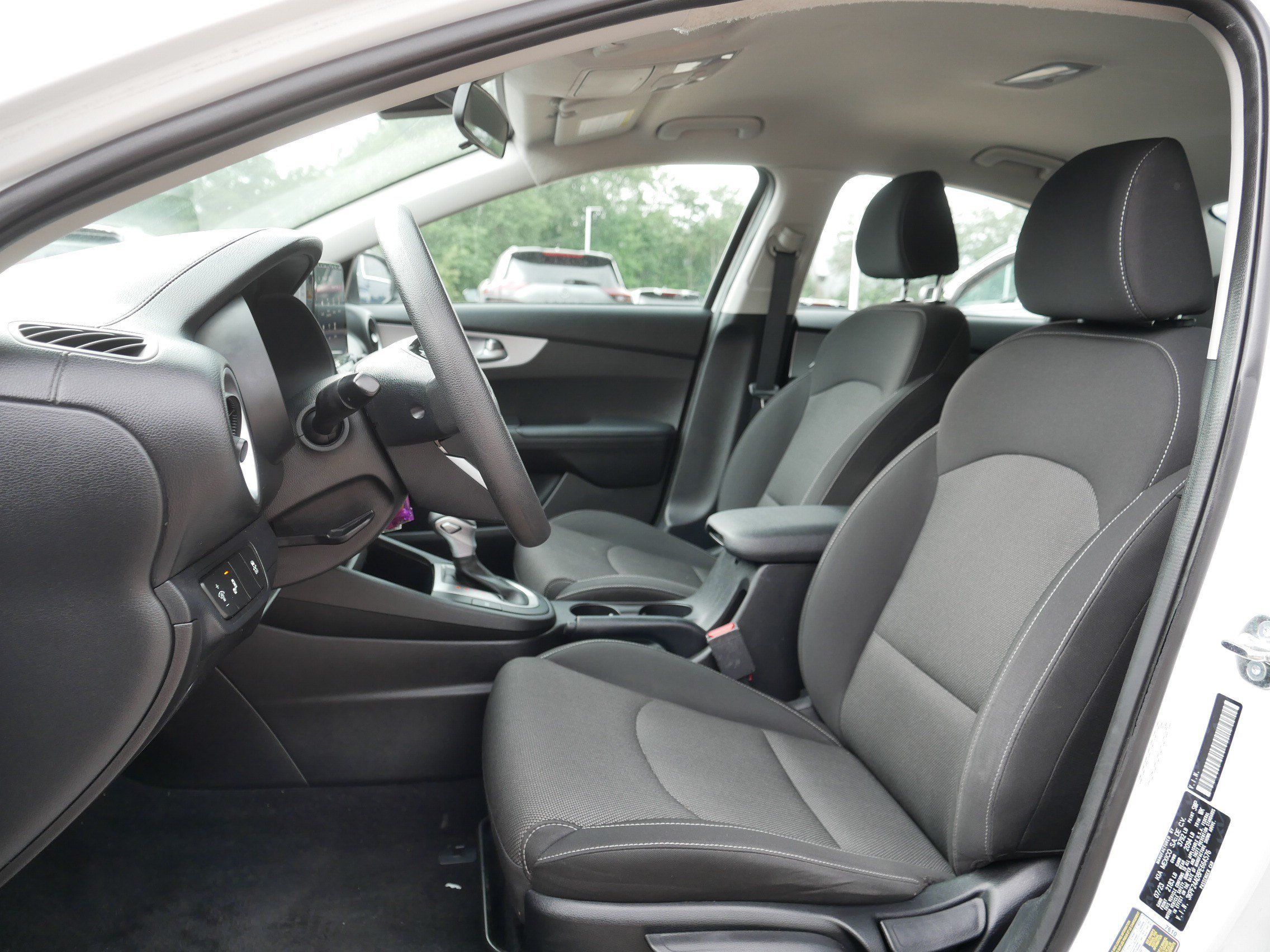 Certified 2023 Kia Forte LXS w/ LXS Technology Package FWD image 34