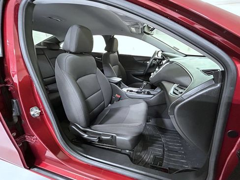 Used 2018 Chevrolet Malibu LT FWD image 15
