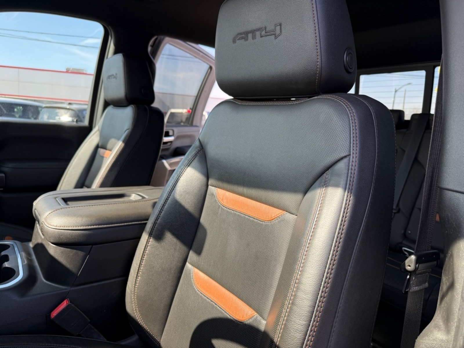 Used 2022 GMC Sierra 2500 AT4 w/ AT4 Preferred Package AWD/4WD image 27
