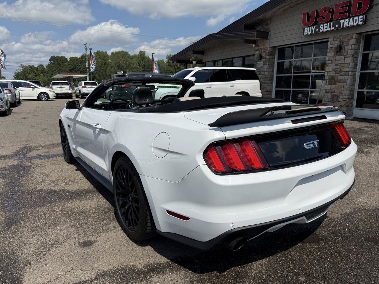 Used 2017 Ford Mustang GT Premium w/ Equipment Group 401A RWD image 16
