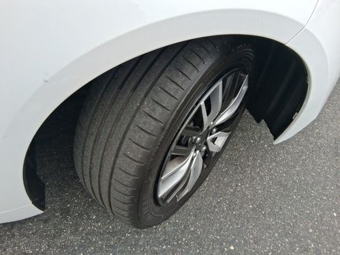 Used 2021 Toyota Corolla LE FWD image 17