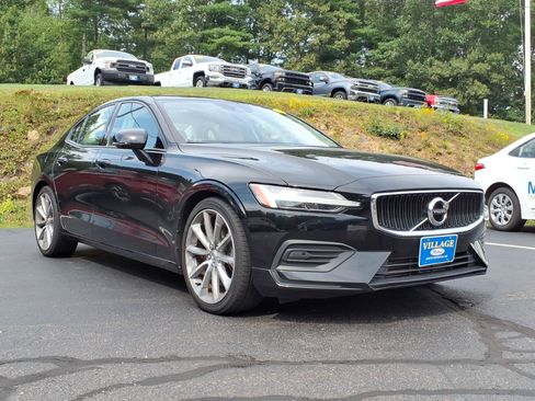 Used 2020 Volvo S60 T6 Momentum w/ Protection Package AWD/4WD image 1
