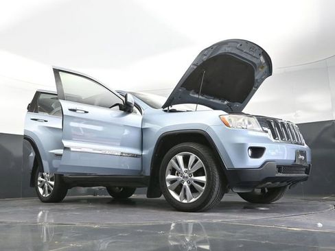 Used 2012 Jeep Grand Cherokee Laredo RWD image 42