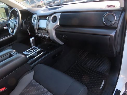 Used 2018 Toyota Tundra SR5 image 32