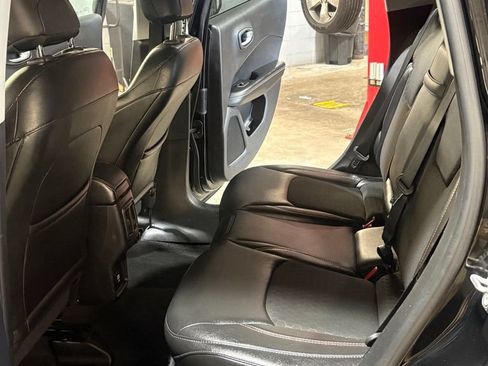 Used 2018 Jeep Compass Latitude AWD/4WD image 15