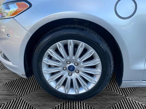 Used 2013 Ford Fusion Energi SE FWD image 15