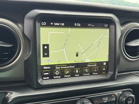Used 2022 Jeep Wrangler Unlimited Sport AWD/4WD image 8