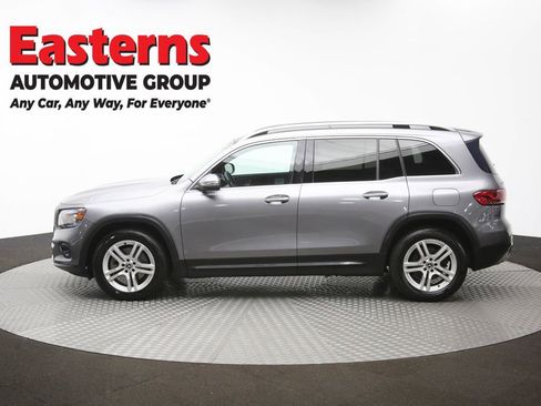 Used 2021 Mercedes-Benz GLB 250 4MATIC w/ Premium Package image 60