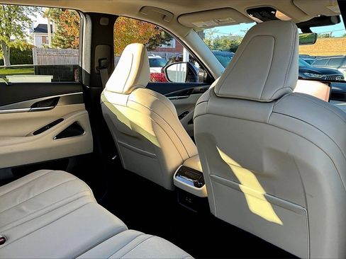 Certified 2025 INFINITI QX60 Luxe image 31