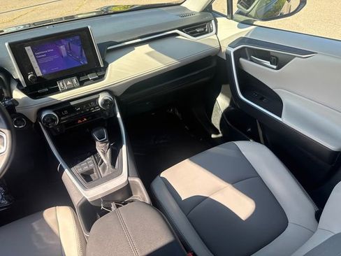 Used 2025 Toyota RAV4 XLE Premium image 21