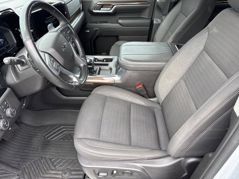 Used 2024 Chevrolet Silverado 1500 LT Trail Boss w/ Convenience Package II AWD/4WD image 10