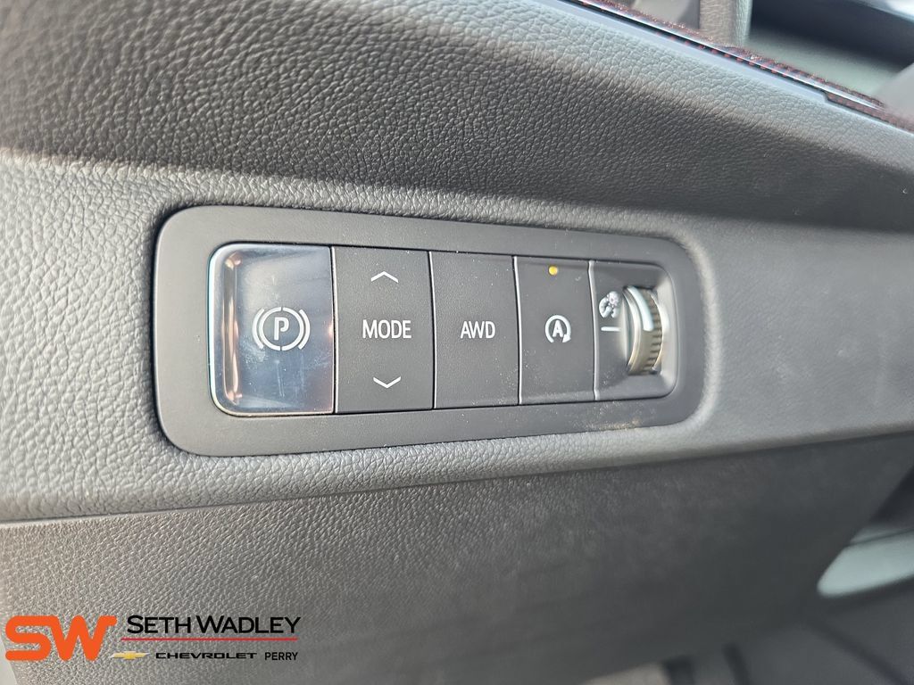New 2026 Chevrolet Traverse RS w/ LPO, Floor Liner Package AWD/4WD image 27