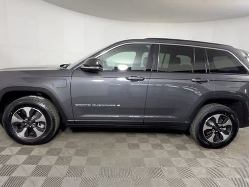 Used 2024 Jeep Grand Cherokee Limited 4xe w/ Trailer Tow Package AWD/4WD image 10