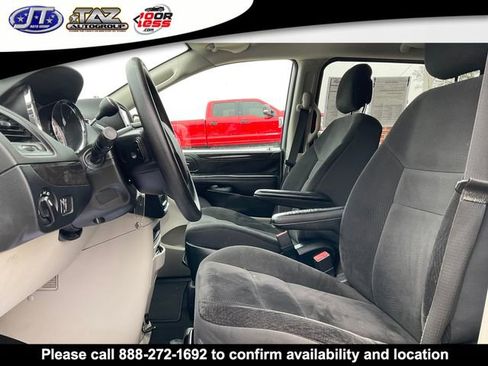 Used 2018 Dodge Grand Caravan SE w/ UConnect Hands-Free Group image 10