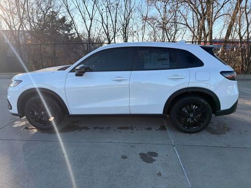 Certified 2026 Honda HR-V Sport image 2