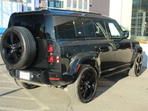 Used 2024 Land Rover Defender 110 X-Dynamic SE image 2