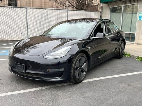 Used 2018 Tesla Model 3 Long Range image 3