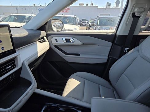 New 2026 Ford Explorer Active w/ Active Comfort Package image 10