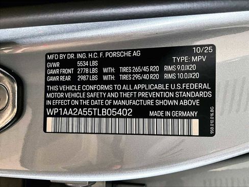 New 2026 Porsche Macan image 32