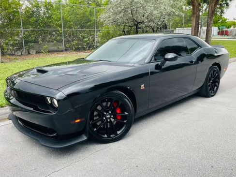 Used 2022 Dodge Challenger R/T Scat Pack w/ Plus Package RWD image 1